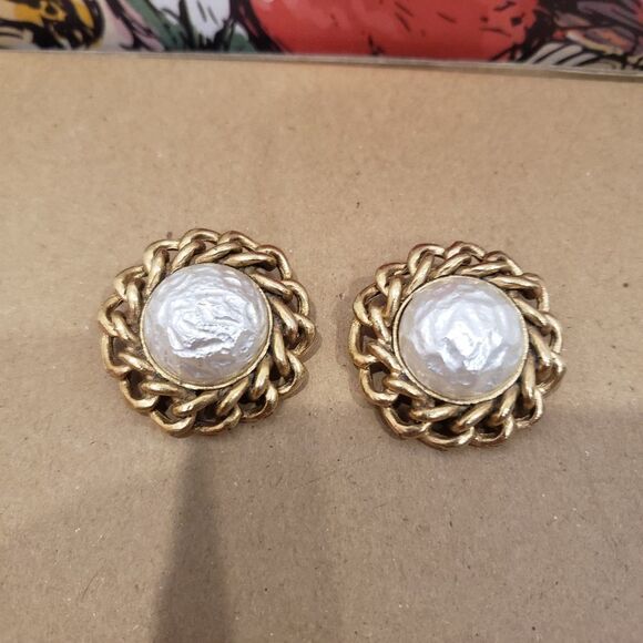 Sarah Coventry Vintage Earrings, Baroque Goddess, Clip On Earrings - Picture 1 of 6